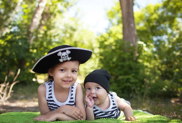 O menino e a menina — Fotografia de Stock