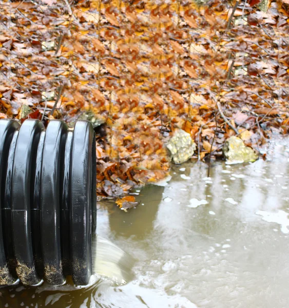 Tuyau de drainage des eaux usées — Photo