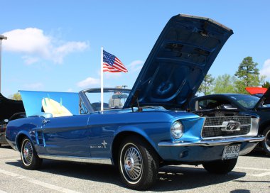 67 Mustang clipart