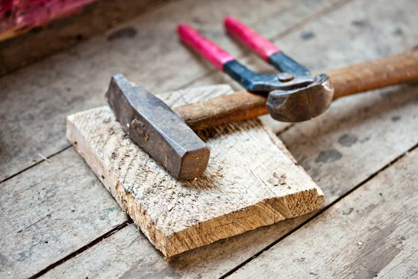 ahşap tahta çekiç ve pençe araçları
