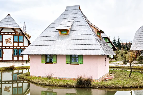 Traditional Bosnian old architecture vintage house or cabin — Stock Photo, Image