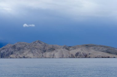 Prvic Adası - Krk Adası 'ndaki Baska köyünden manzara