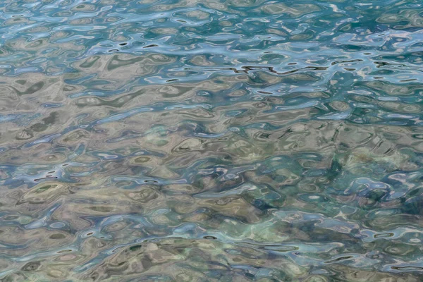 Detail Einer Blauen Meeresoberfläche Mit Spiegelungen — Stockfoto