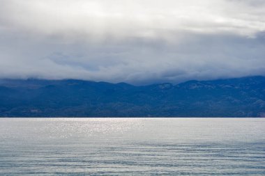 Velebit Dağı - Krk adasındaki Baska köyünden manzara