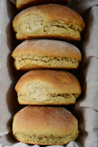 Close Homemade Baked Honey Oat Beer Buns — Stockfoto