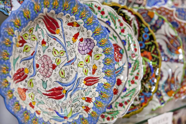 geleneksel Türk iznik tabak