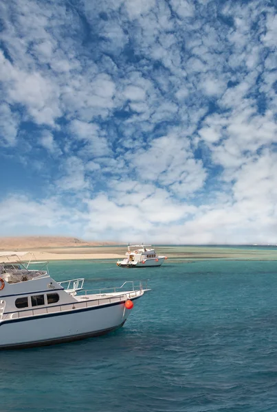 Barcos en la costa del Mar Rojo —  Fotos de Stock