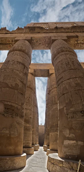 Colonnes au temple de Karnak — Photo