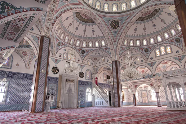内部 manavgat 清真寺、 土耳其 — 图库照片