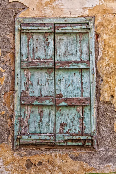 Vieux volets de fenêtre — Photo