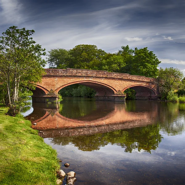 Callander rode bakstenen brug — Stockfoto