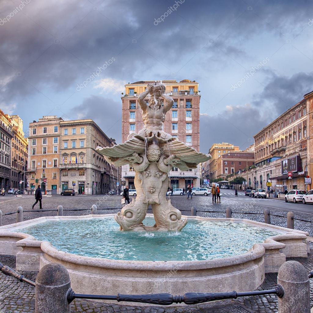 Fontana del Tritone (Fontana del Tritone) a Roma — Foto Editoriale