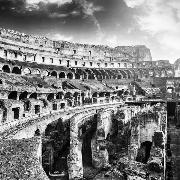Colosseum içinde — Stok fotoğraf
