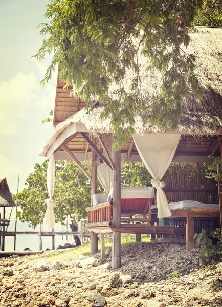 Tropisch strand hut — Stockfoto