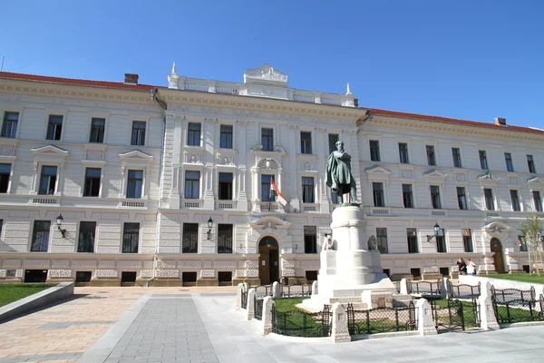 Historisk byggnad i Pécs, Ungern — Stockfoto