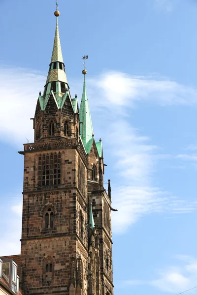 Věž katedrály st. lorenz Norimberku — Stock fotografie