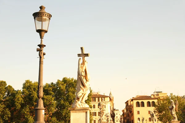 Статуи на Понте-Сан-Анджело — стоковое фото