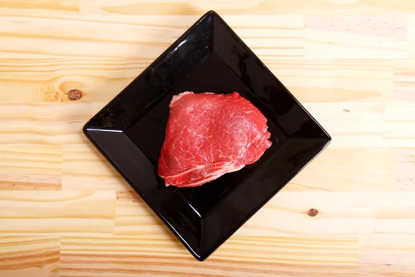 Kött på en tallrik — Stockfoto