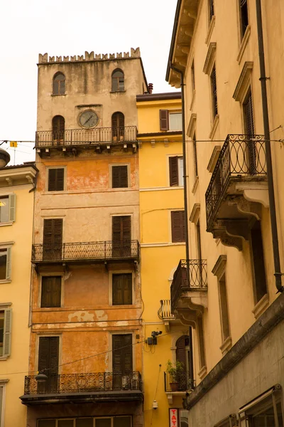 Arquitectura histórica en Verona — Foto de Stock