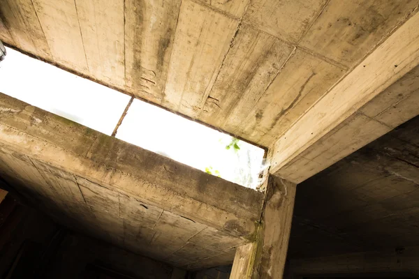 Garagem de concreto — Fotografia de Stock