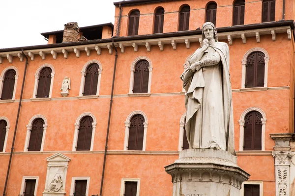 Estátua antiga em Verona — Fotografia de Stock