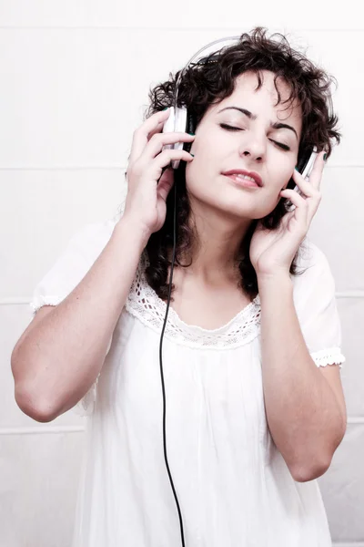 Desfrutando de música — Fotografia de Stock