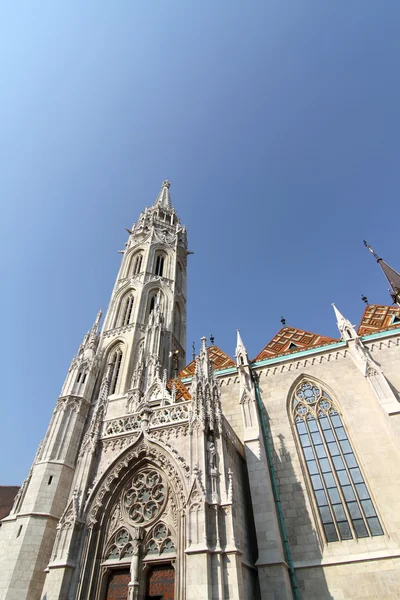 De Matthiaskerk in de fisher bastion in Boedapest, Hongarije, — Stockfoto