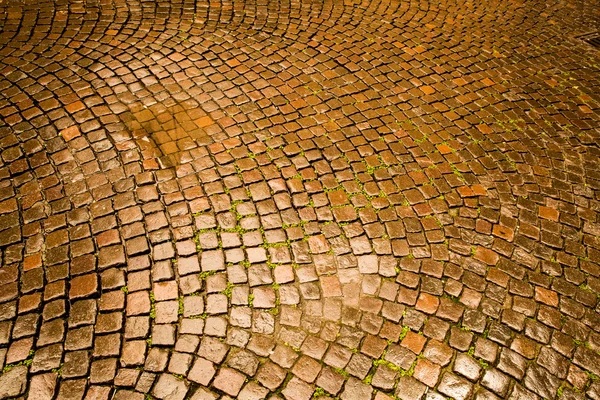 ヴェローナでの玉石の舗装道路 — ストック写真