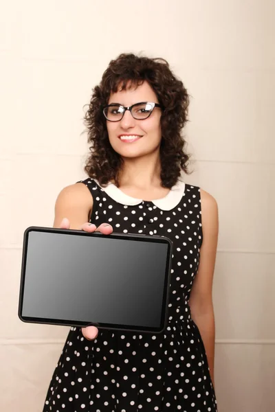 Kvinna med en TabletPC — Stockfoto