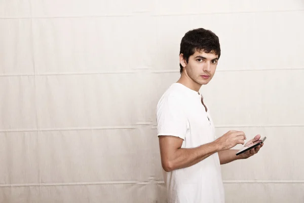 Joven con un Tablet PC —  Fotos de Stock