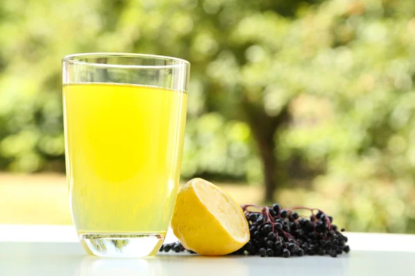 Natural Lemonade with elder berries — Stock Photo, Image