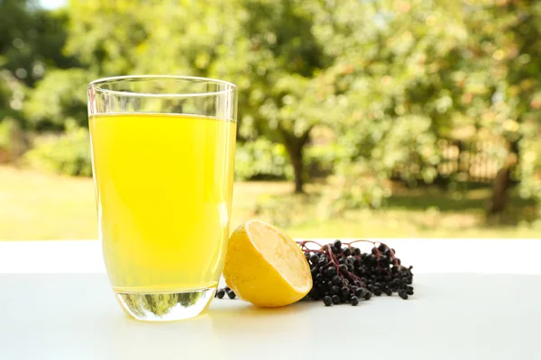 Natural Lemonade with elder berries — Stock Photo, Image