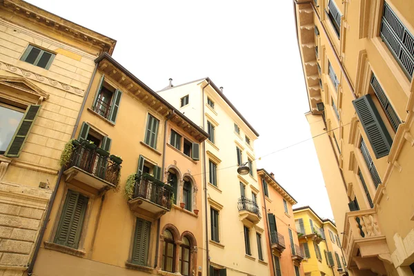 Arquitectura histórica en Verona — Foto de Stock