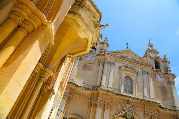 Zabytkowej architektury w mieście mdina — Zdjęcie stockowe