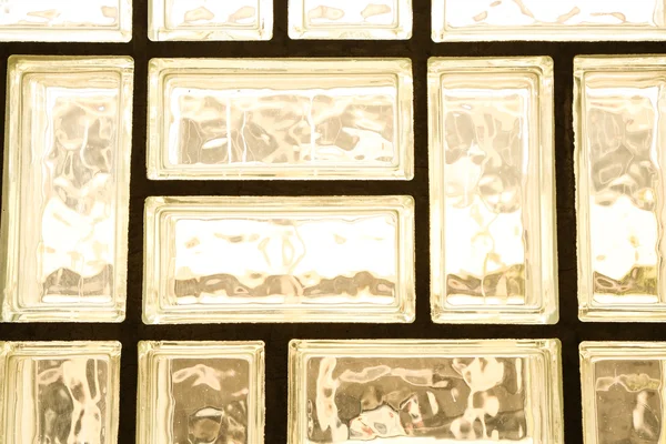 Стеклянная кирпичная стена — стоковое фото