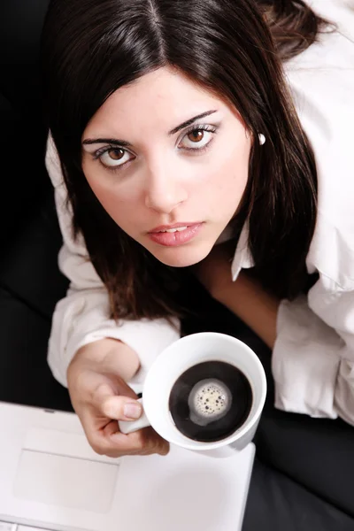 Femme avec café — Photo