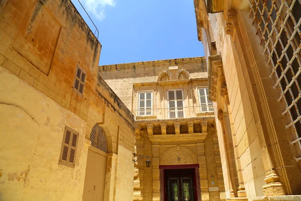 Arquitectura histórica en Mdina — Foto de Stock