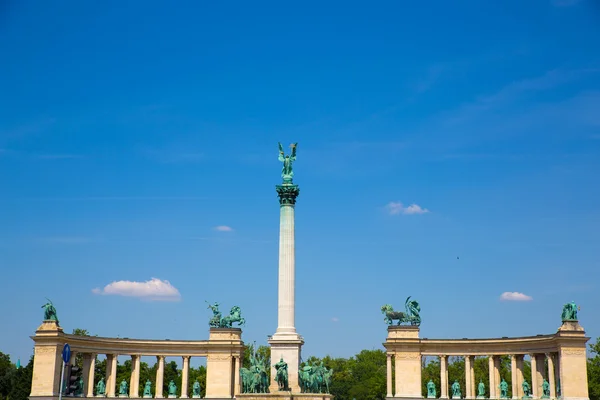 Monumento al Milenio en la Plaza de los Héroes de Budapest —  Fotos de Stock