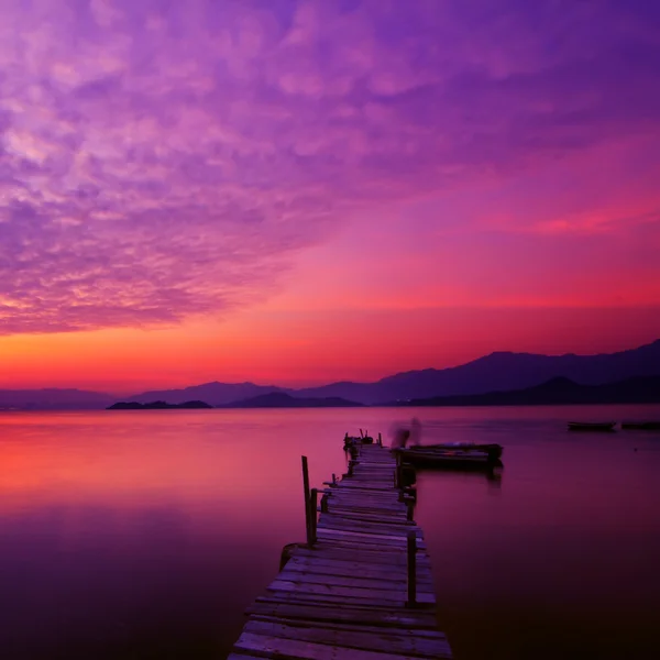 Pier en boot — Stockfoto