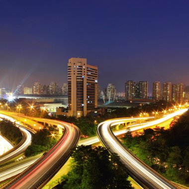 içinde otoyola yakın