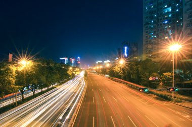 yolda hafif raylı sistem