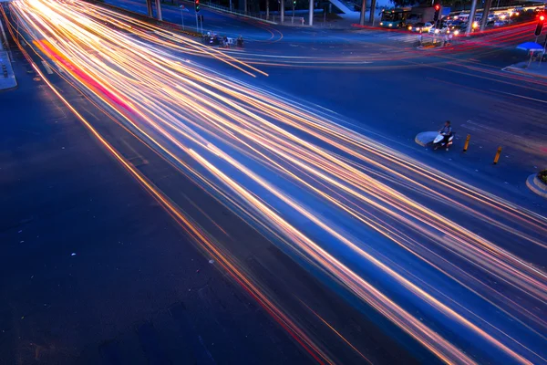 道路上の軽い柵 — ストック写真