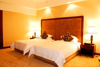 otel yatak odası