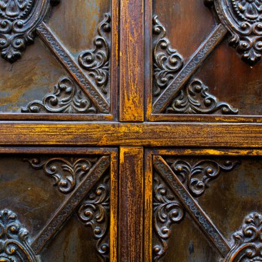 antika kapı