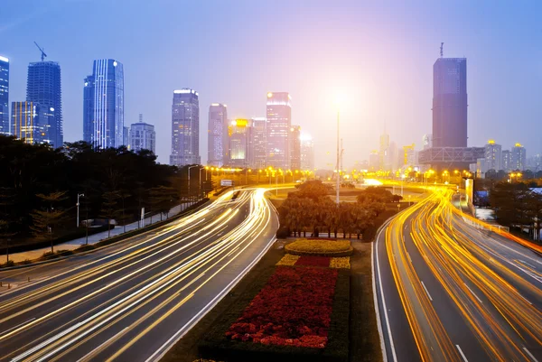 Tracce di luce in città — Foto Stock