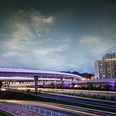 Üstgeçit Köprüsü