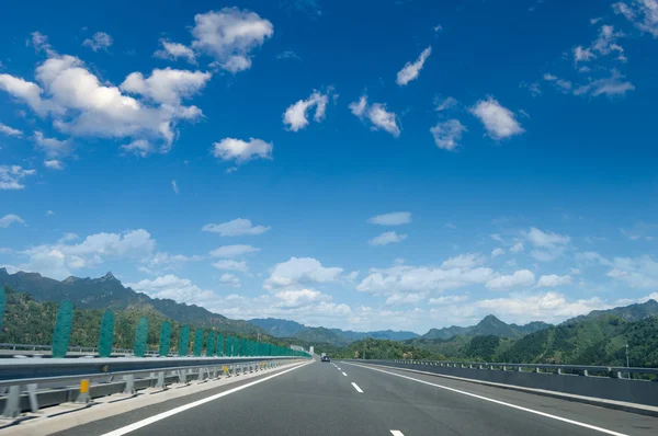 Expressway and the sky — Stock Photo, Image