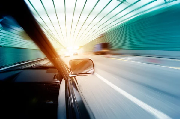 Coches rápidos en túnel — Foto de Stock