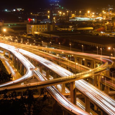 Üstgeçit Köprüsü ve gecede İskelesi