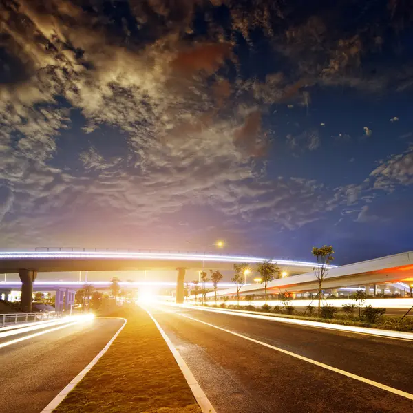 Fly-over brug — Stockfoto